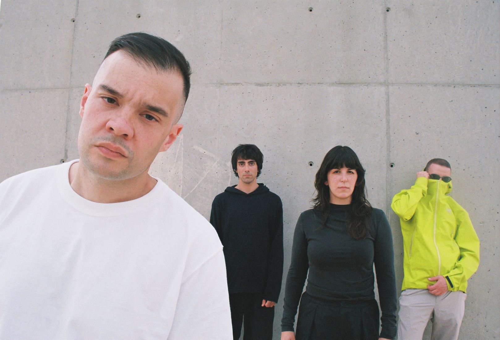VVV x Erik Urano — foto promocional