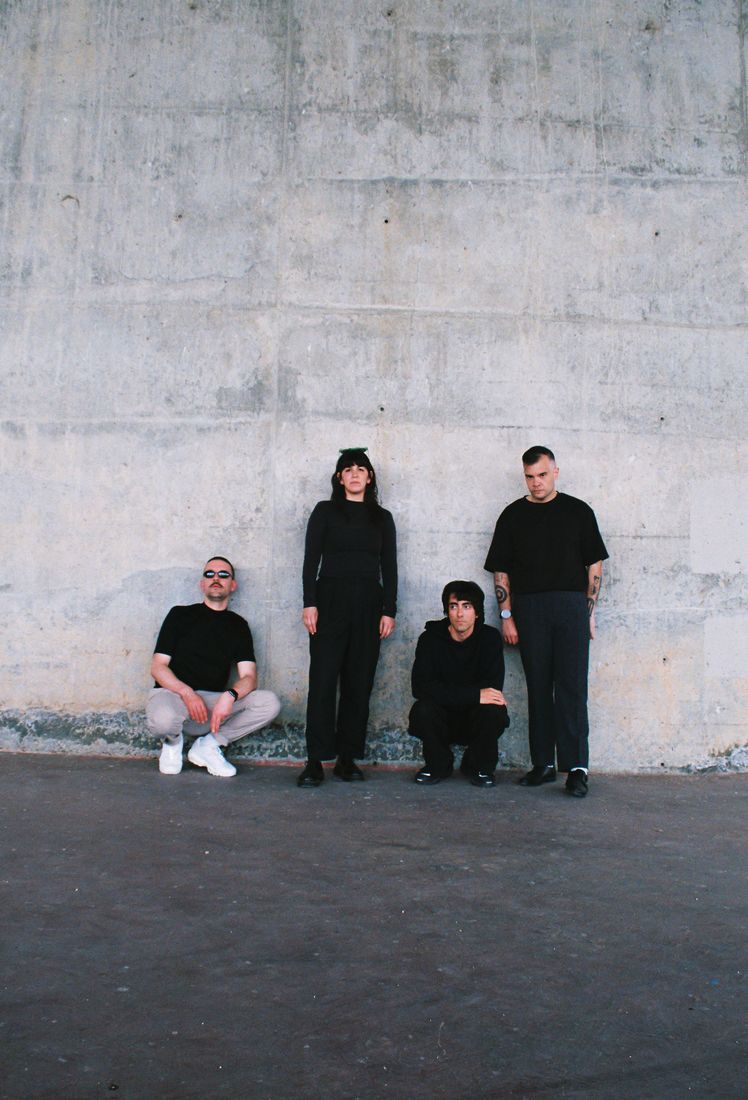 VVV x Erik Urano — foto promocional