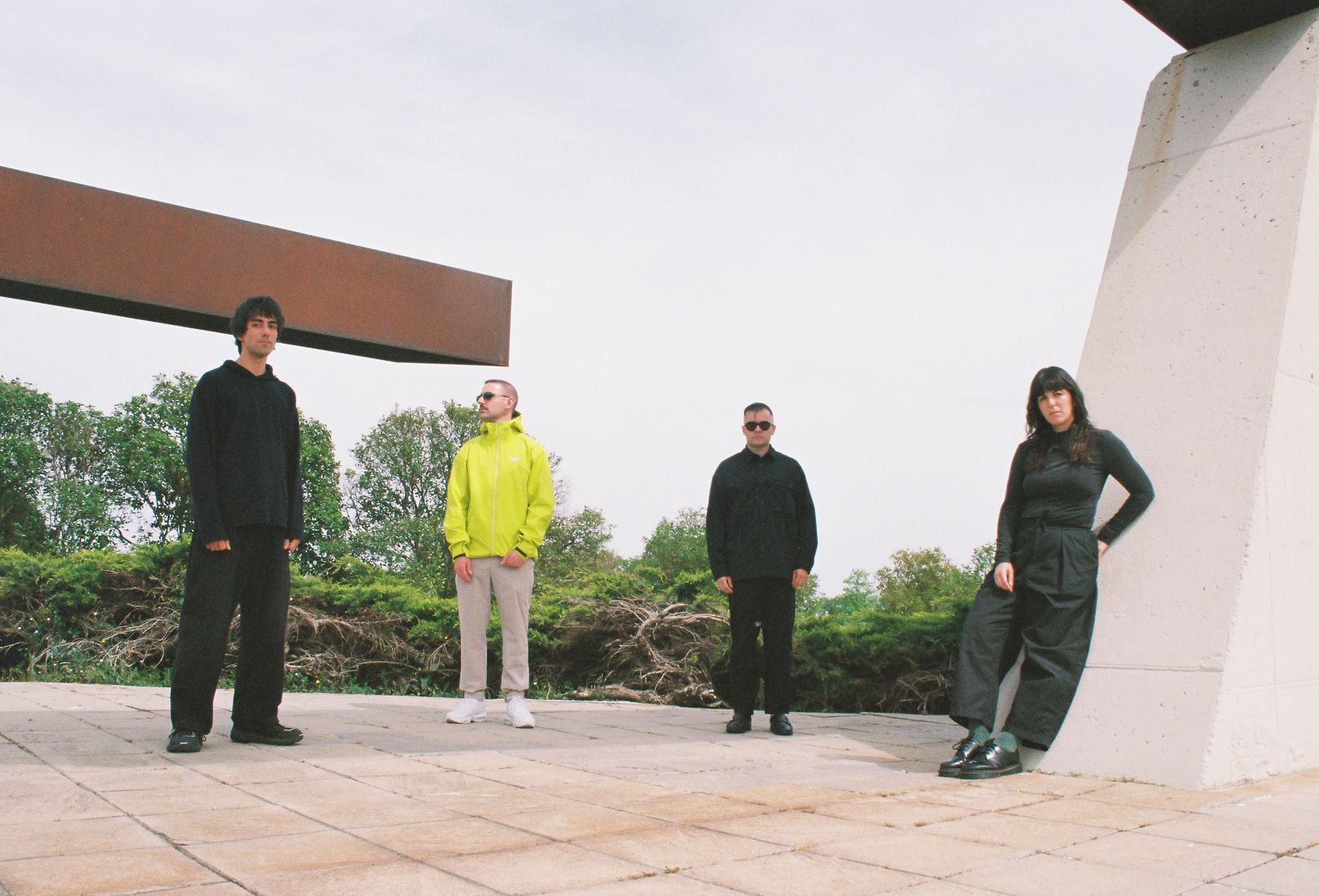 VVV x Erik Urano — foto promocional